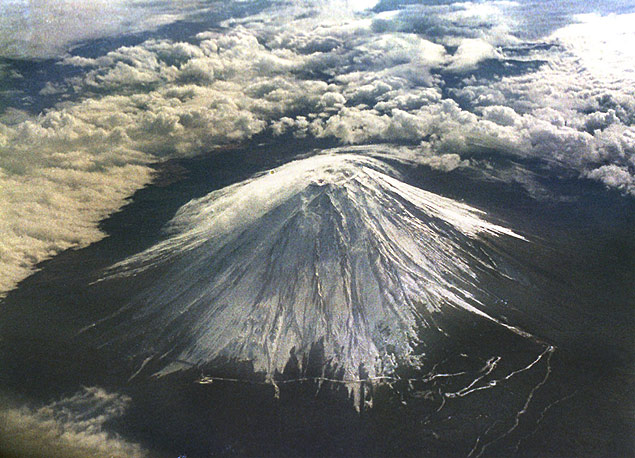 Vista area do Monte Fuji, no Japo