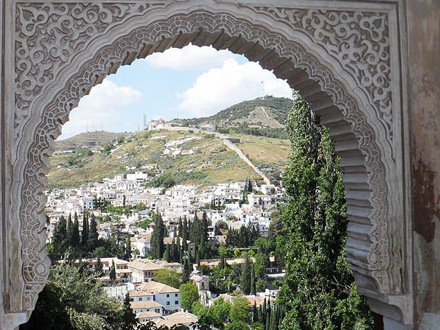 O leitor Francisco Peralta foi ao sul da Espanha, em maio, e visitou cidades como Sevilha e Granada; nesta última, fez a foto acima, a partir do Palácio de Alhambra, uma das principais atrações turísticas da região