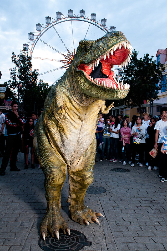 Tiranossauro rex do evento "A Magia dos Dinossauros", no Hopi Hari