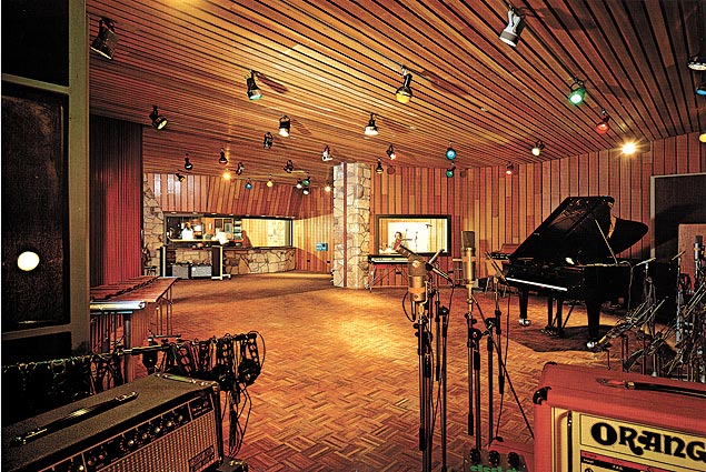 Sala de gravao do antigo Hansa Studio, onde Bowie produziu disco de Iggy Pop e algumas partes do lbum 'Heroes