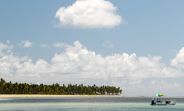 Vista geral da Praia do Patacho, no litoral de Alagoas