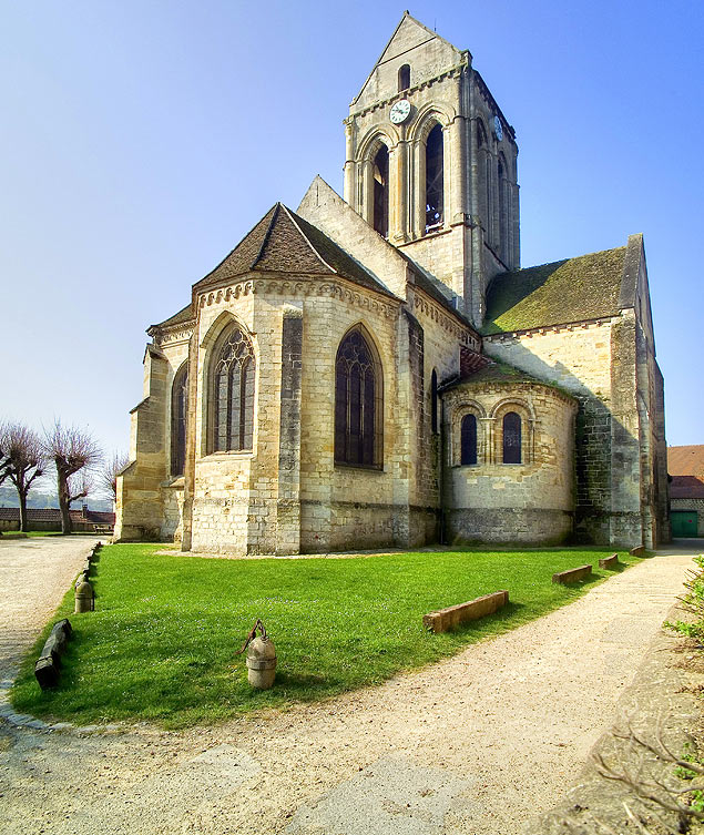 Igreja de Auvers, um dos locais pintados por Van Gogh