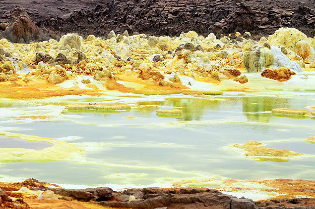 Lagos de cido sulfrico de Danakil, na Etipia