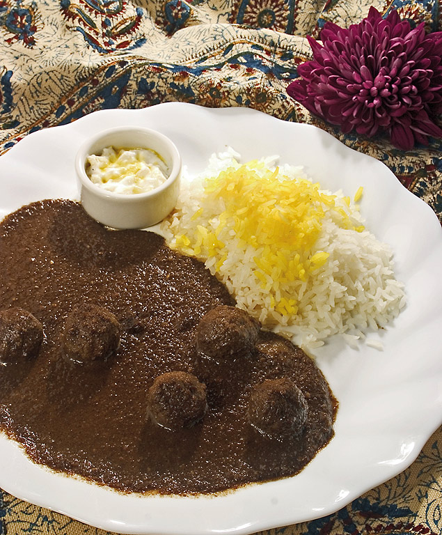 Fessenjam, prato tpico iraniano
