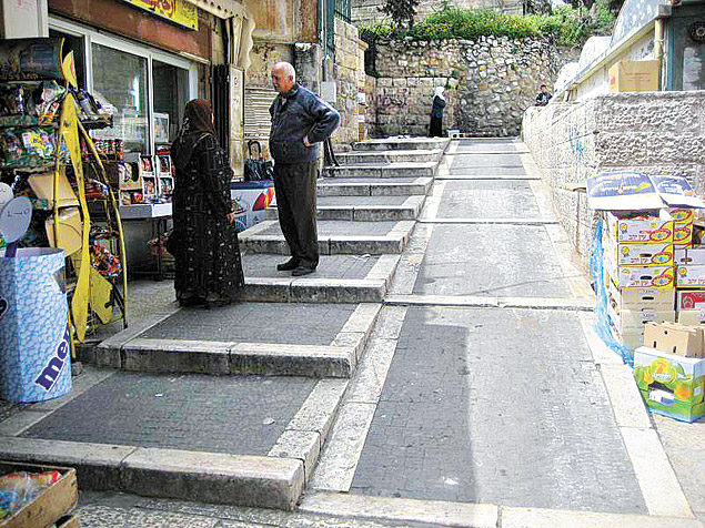 Ruas da cidade velha de Jerusalm j passaram por melhorias para atender a pessoas com deficincias
