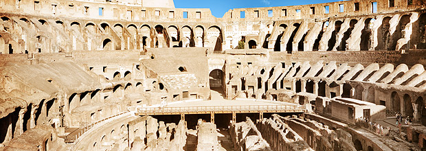 Interior do Coliseu, em Roma.