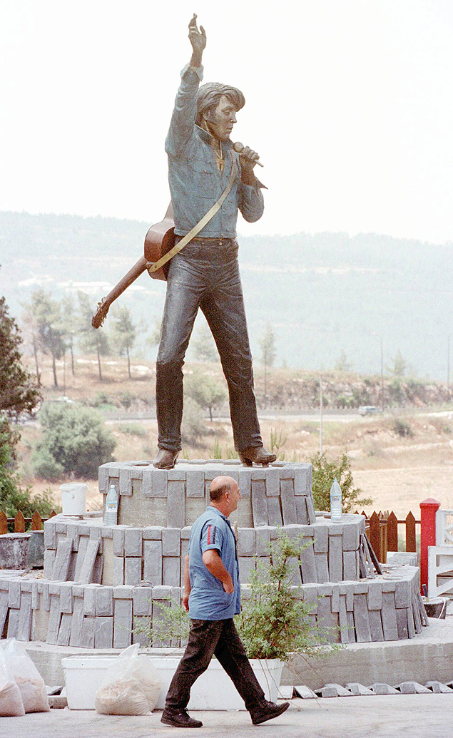 Elvis tem esttua tambm em Jerusalm, em Israel 