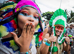 Folies pulam carnaval no bloco da "Banda de Ipanema" no Rio de Janeiro 