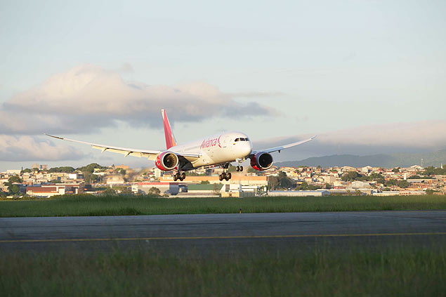Boeing 787 operado pela Avianca em voos para Bogot 