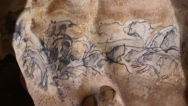 Especialistas querem promover local e ao mesmo tempo manter caverna original fechada ao pblico para proteger arte rupestre criada h 35 milhes de anos