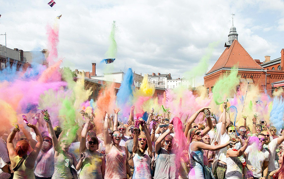 Celebrao do festival indiano Holi em Berlim; cidade foi eleita a terceira mais jovem do mundo