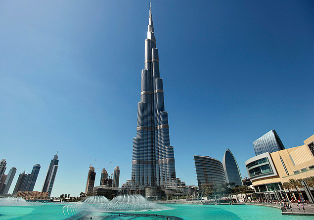 Vista do prdio mais alto do mundo, o Burj Khalifa, em Dubai