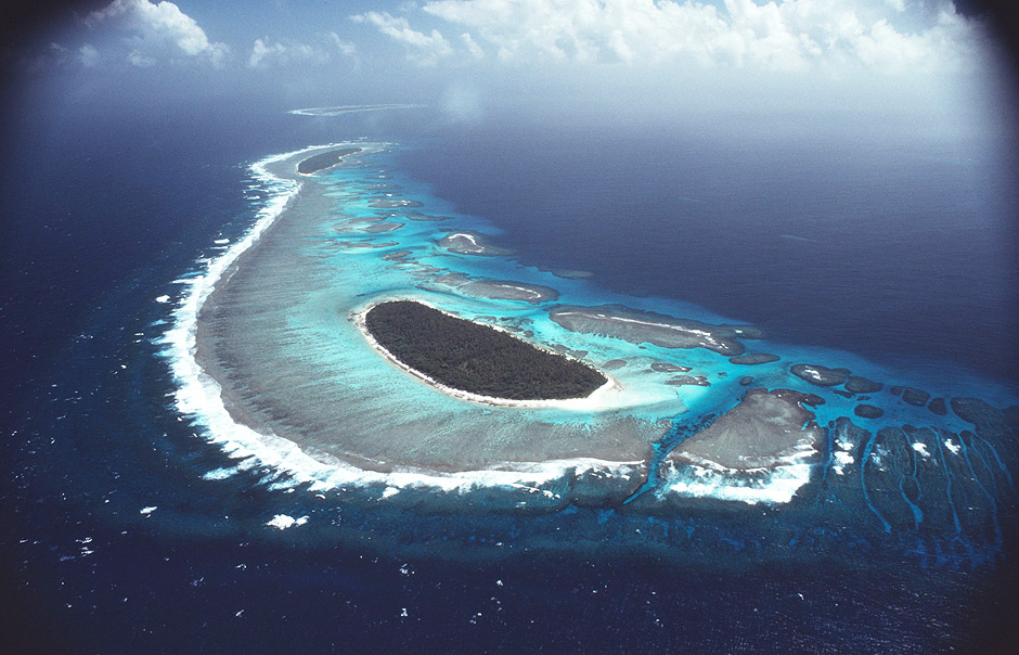 Imagem area do arquiplago de Tonga, na Polinsia. Mandatory Credit: Photo by Michael Friedel/REX (793663bo) Aerial view of an atoll in the Ha'apai Archipelago, Tonga, Polynesia. Tonga, Polynesia ***DIREITOS RESERVADOS. NO PUBLICAR SEM AUTORIZAO DO DETENTOR DOS DIREITOS AUTORAIS E DE IMAGEM***