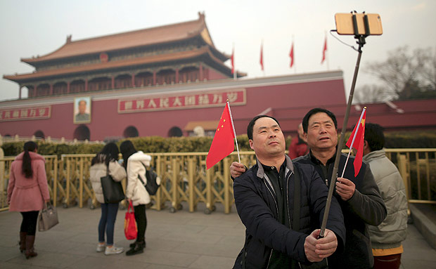 People take pictures of themselves at Tiananmen Gate as the area near the Great Hall of the People is prepared for upcoming annual sessions of the National People's Congress (NPC) and Chinese People's Political Consultative Conference (CPPCC) in Beijing March 3, 2016. REUTERS/Aly Song ORG XMIT: DSB17
