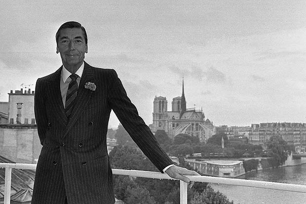 O antigo proprietrio do La Tour d'Argent, Claude Terrail, no terrao da casa, com vista para a Notre Dame