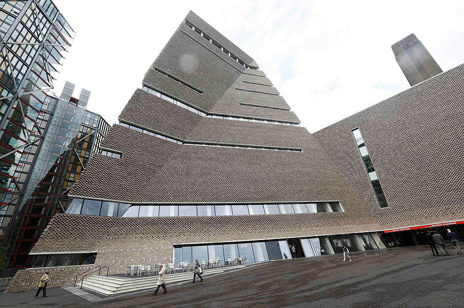 Prdio do New Tate Modern, que foi reformado e abriu as portas em junho em Londres