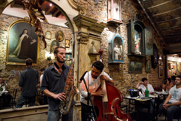 Santo Scenarium, que foi aberta em 2007 como a primeira casa de jazz da Lapa, no Rio de Janeiro