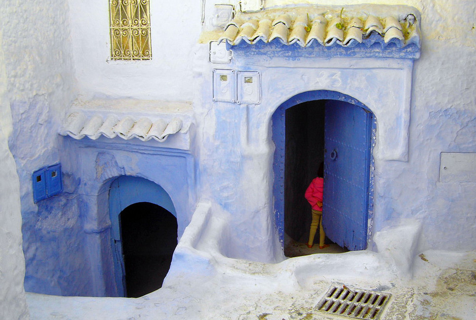 Porta de casas em Chefchaouen, no Marrocos_Carlos ZGZ Flickr