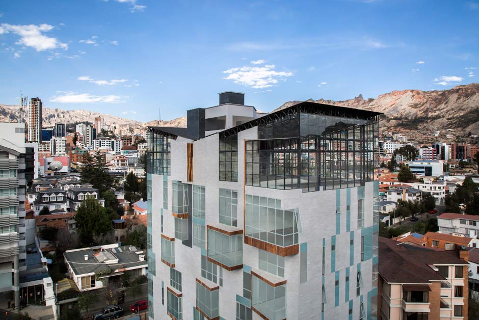 Projeção do prédio do Atix Hotel, em La Paz