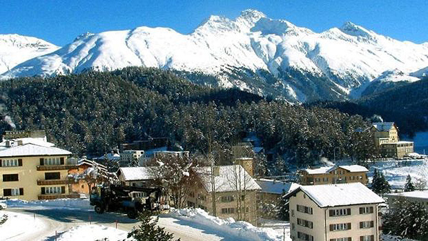 Apesar da neve, Saint Moritz tem clima mais ameno e se gaba de contar com pelo menos 300 dias de sol por ano