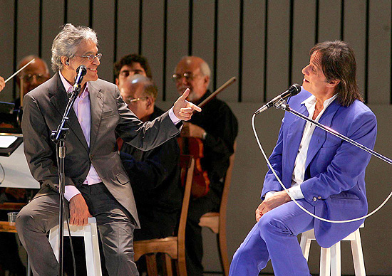 Caetano Veloso e Roberto Carlos se apresentam em comemoração aos 50 anos da Bossa Nova em 2008