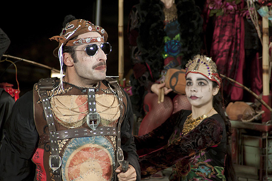 Cena de "Sua Incelença, Ricardo III", do grupo Clowns de Shakespeare, tem três estrelas (boa), segundo a crítica