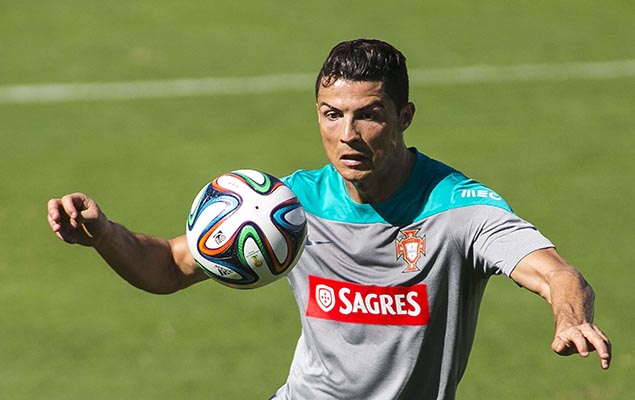Cristiano Ronaldo durante treino da seleo de Portugal