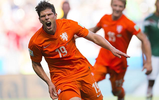 O holands Klaas-Jan Huntelaar comemora gol contra o Mxico na Arena Castelo, em Fortaleza