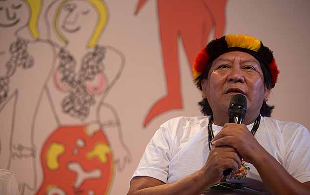 Davi Kopenawa, paj e presidente da Hutukara Associao Yanomami, na Flip (Festa Literria Internacional de Paraty) nesta sexta-feira (1). 