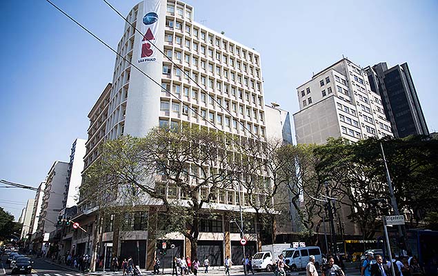  A seccional paulista da OAB (Ordem dos Advogados do Brasil), inaugura sua nova sede em prdio localizado na Rua Maria Paula, 35, esquina com a Avenida Brigadeiro Luis Antnio, na regio central de So Paulo.