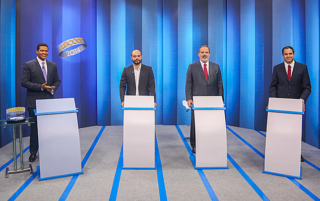 Candidatos ao governo de Pernambuco participam de debate promovido pela Rede Globo; Paulo Cmara (PSB), Armando Monteiro (PTB) e Jos Gomes (PSOL) participam do evento.