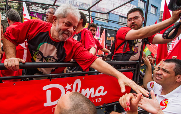 O ex-presidente Lula durante campanha pela reeleio de Dilma Rousseff