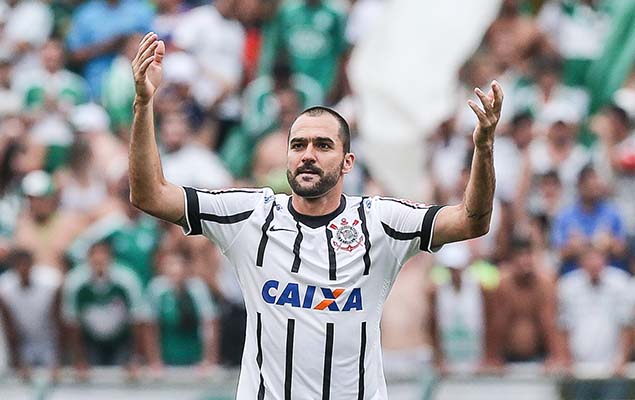 Danilo, do Corinthians, comemora seu gol no empate contra o Palmeiras