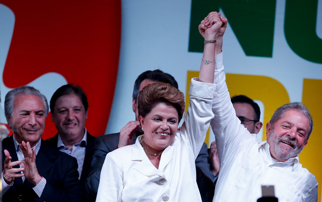 Dilma Rousseff e Lula durante discurso da vitria em hotel prximo ao Palcio da Alvorada, em Braslia