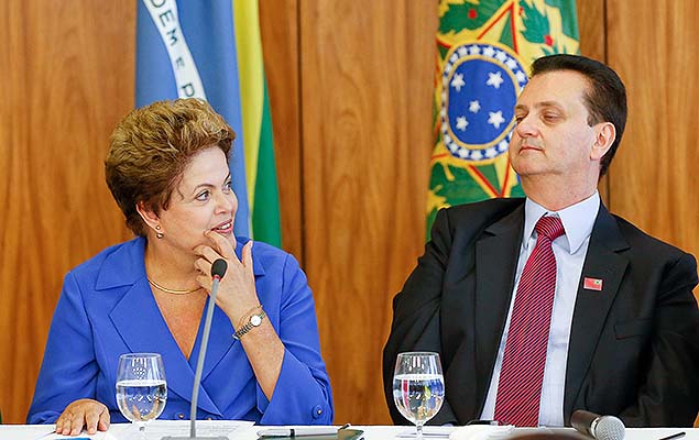 Dilma e o ex-prefeito Gilberto Kassab em evento no Palcio do Planalto