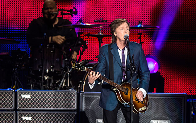 SO PAULO, SP, 25.11.2014: O cantor Paul McCartney durante seu primeiro show da turn "Out There", na noite desta quarta-feira (25), no Allianz Parque