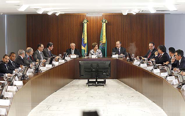 La Presidenta Dilma Rousseff, en una reunin junto a los lderes del Congreso brasileo 