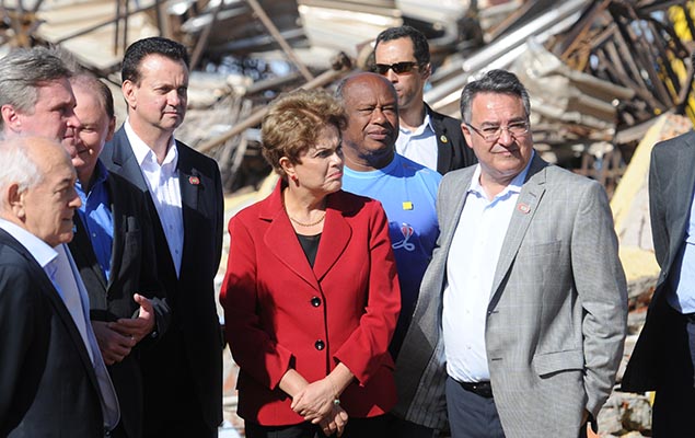 A presidente Dilma Rousseff visita a cidade de Xanxerê, em Santa Catarina, que foi atingida por um tornado na semana passada