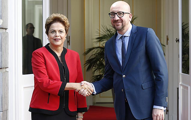 Dilma Rousseff cumprimenta o premi da Blgica, Charles Michel, durante visita a Bruxelas 