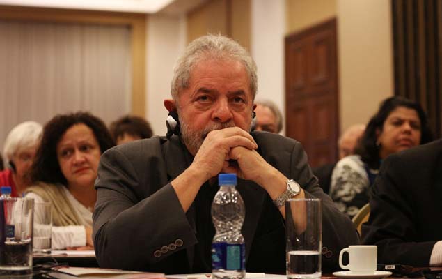 O ex-presidente Lula durante conferência sobre desafios da democracia no instituto que leva seu nome