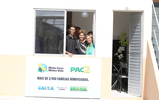 Dilma Rousseff entrega unidades do Minha Casa, Minha Vida, em Maricá, no Rio de Janeiro