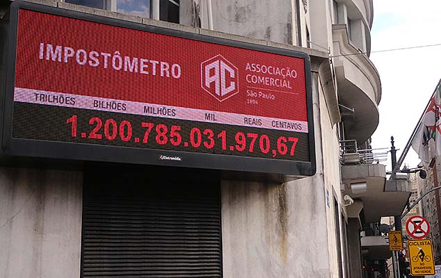 Impostômetro da Associação Comercial de SP passa da marca de R$ 1,2 trilhão em agosto de 2015