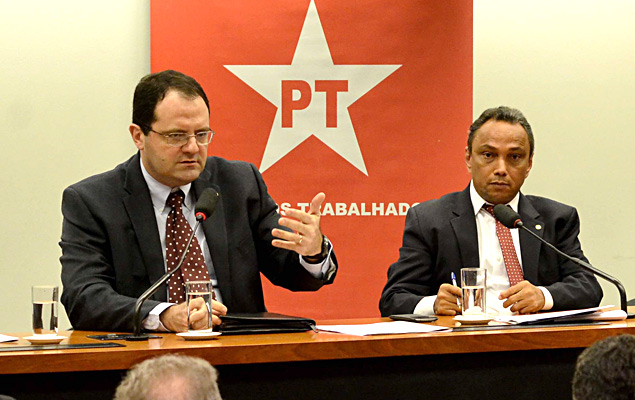  O ministro do Planejamento, Nelson Barbosa ( esq.), em reunio com a bancada do PT na Cmara