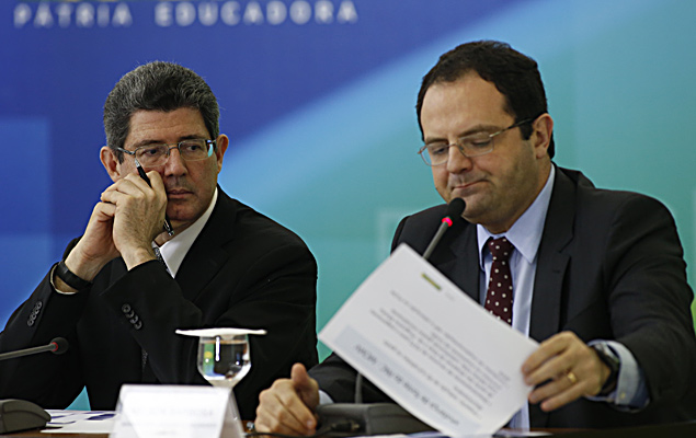Ministros Joaquim Levy (Fazenda) e Nelson Barbosa (Planejamento) anunciam medidas do governo federal para tentar cumprir a meta fiscal