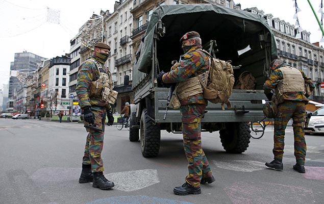 Em Bruxelas, pelo quarto dia consecutivo, soldados patrulham as ruas do centro; Blgica mantm capital sob alerta mximo de terrorismo
