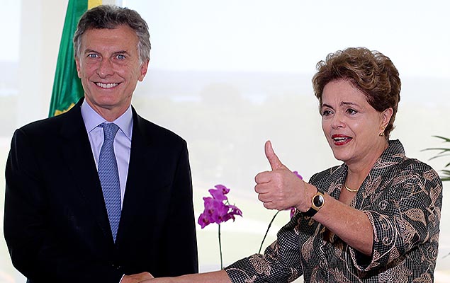 A presidenta Dilma Rousseff recebe o presidente eleito da Argentina, Mauricio Macri, em Braslia (DF)