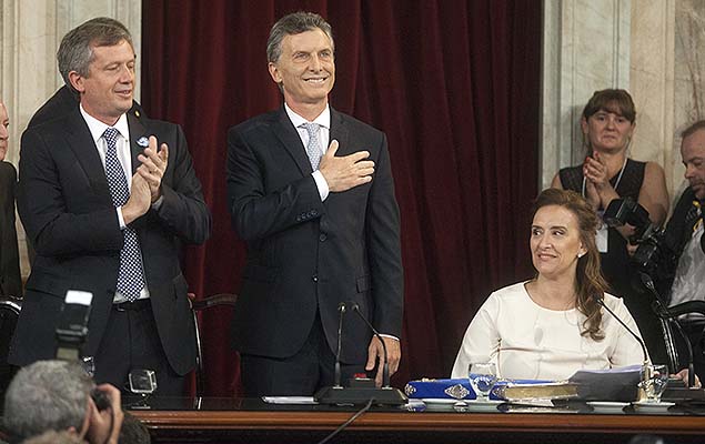 O novo presidente da Argentina, Mauricio Macri, durante o juramento no Congresso no dia da posse (10)