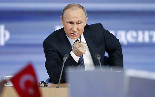 Vladimir Putin em entrevista a jornalistas, em Moscou