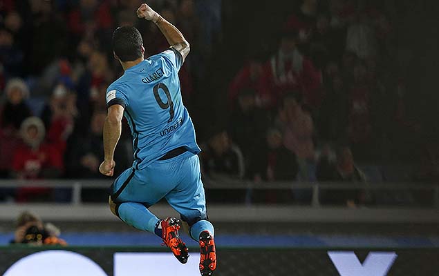 Luis Surez comemora gol pelo Barcelona