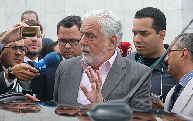 O ministro da Casa Civil, Jaques Wagner, em entrevista a jornalistas